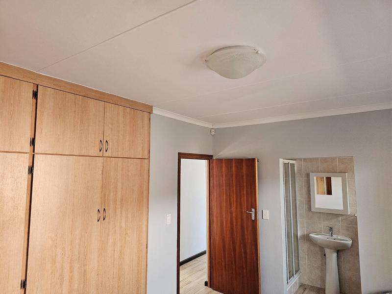 8 Bedroom Property for Sale in Mossel Bay Central Western Cape